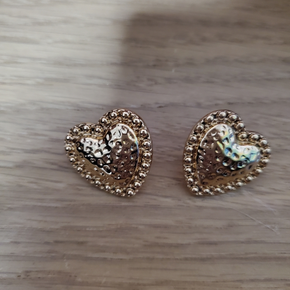 Aerie Heart Large Stud Earrings